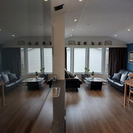 Modern En Chic Chalet Tot 4 Personen Op De Veluwe Recreatiepark De Oude Driest Putten Exteriér fotografie
