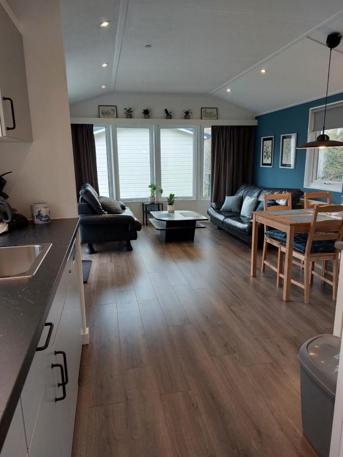 Modern En Chic Chalet Tot 4 Personen Op De Veluwe Recreatiepark De Oude Driest Putten Exteriér fotografie